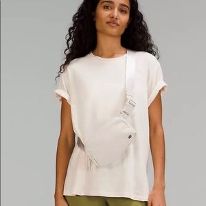 BNWT Lululemon everywhere belt bag